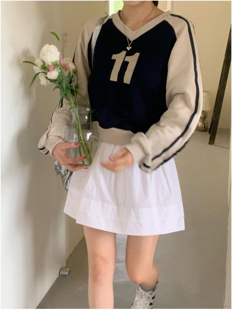 Youthful Girl Age-Defying V-Neck Color Block Sweatshirt - Spring/Autumn Fashion Top