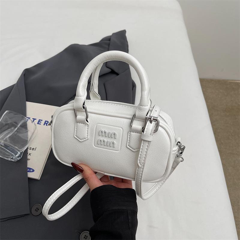 Niche casual messenger bag new fashion shoulder bag feeling hand carry bowling women's bag handbag bag