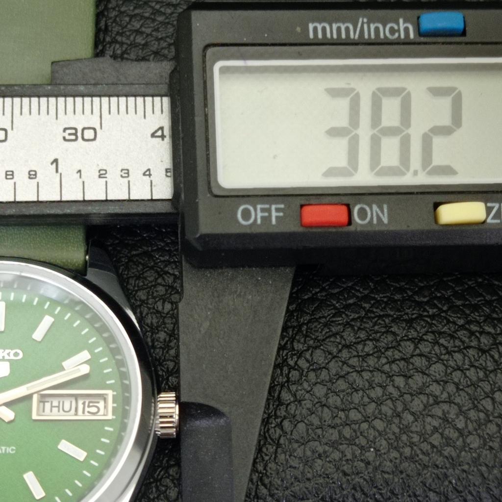 VINTAGE SEIKO 5 AUTOMATIC REFURBISHED JAPAN MENS GREEN DIAL WATCH a440613-9 Sk-a440613-1