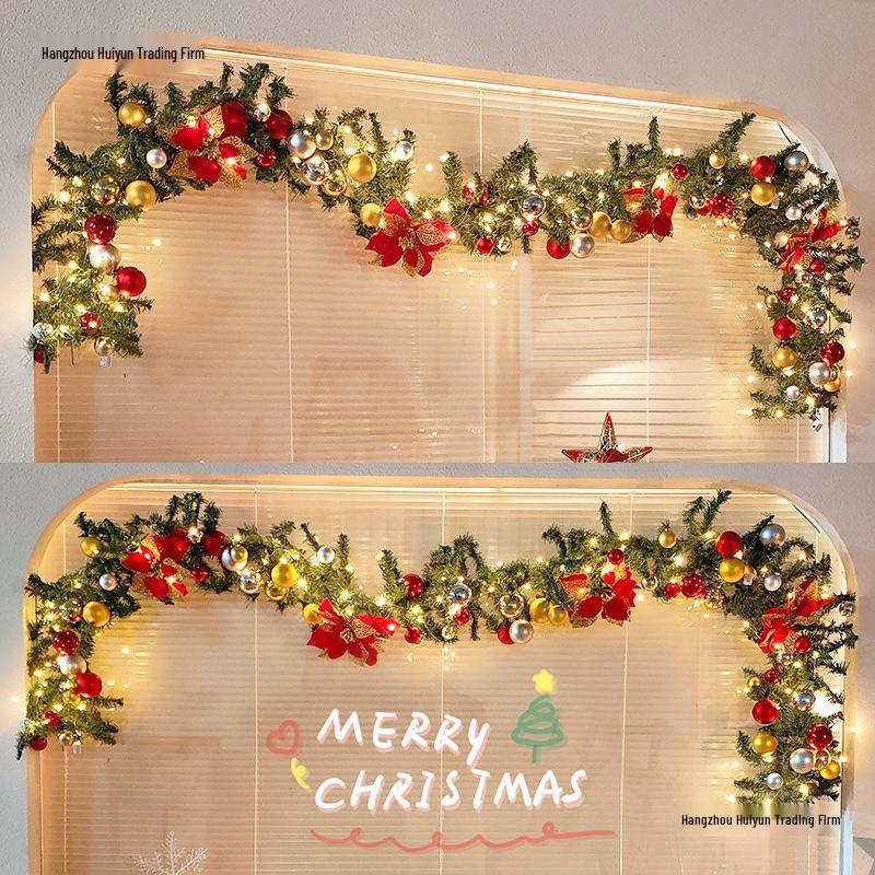 Snow-Dusted Christmas Rattan Wreath for Doorway & Window Decoration