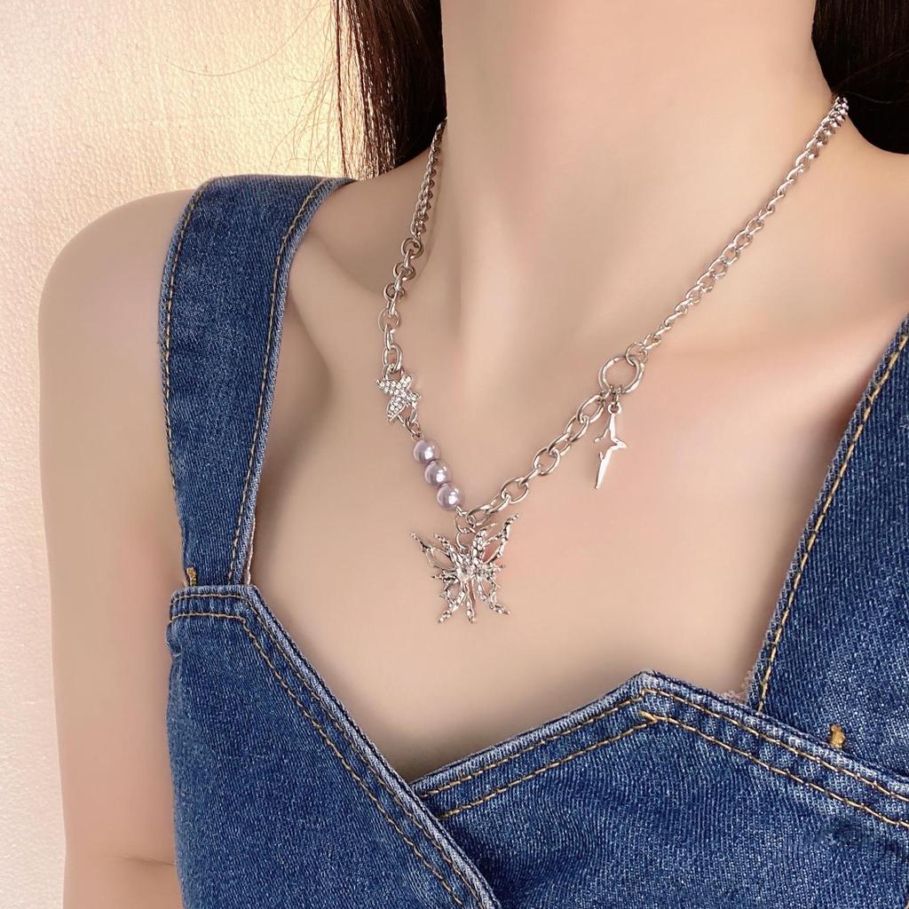 Butterfly Tin Foil Necklace: Unisex Hip-Hop Cold Style, High-End Niche Design, New Clavicle Fashion.