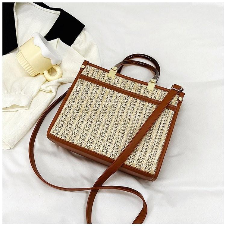 

2024 Fashionable Vintage Crossbody Handbag For Women In Urban Simple Style світло-коричневого кольору