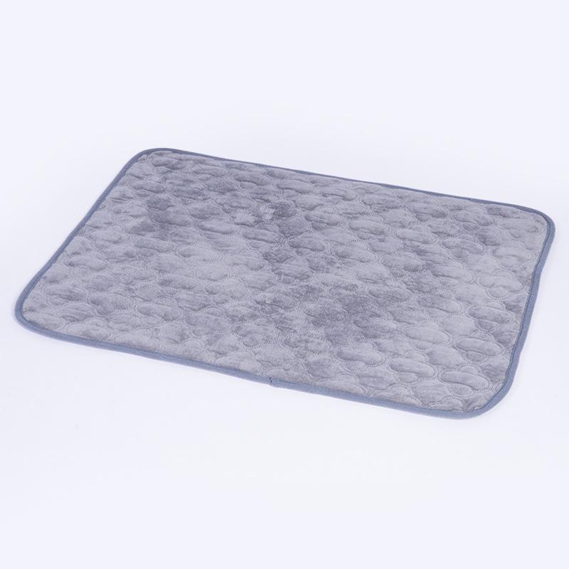 Reusable Plush Pet Urine Pads: Waterproof and Washable for Cats and Dogs.