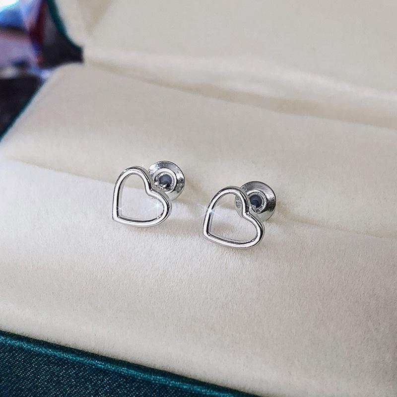 Minimalist Heart Stud Earrings for Girls 3 Metal Colors Available Simple Stylish Women Earrings Versatile Fashion Jewelry