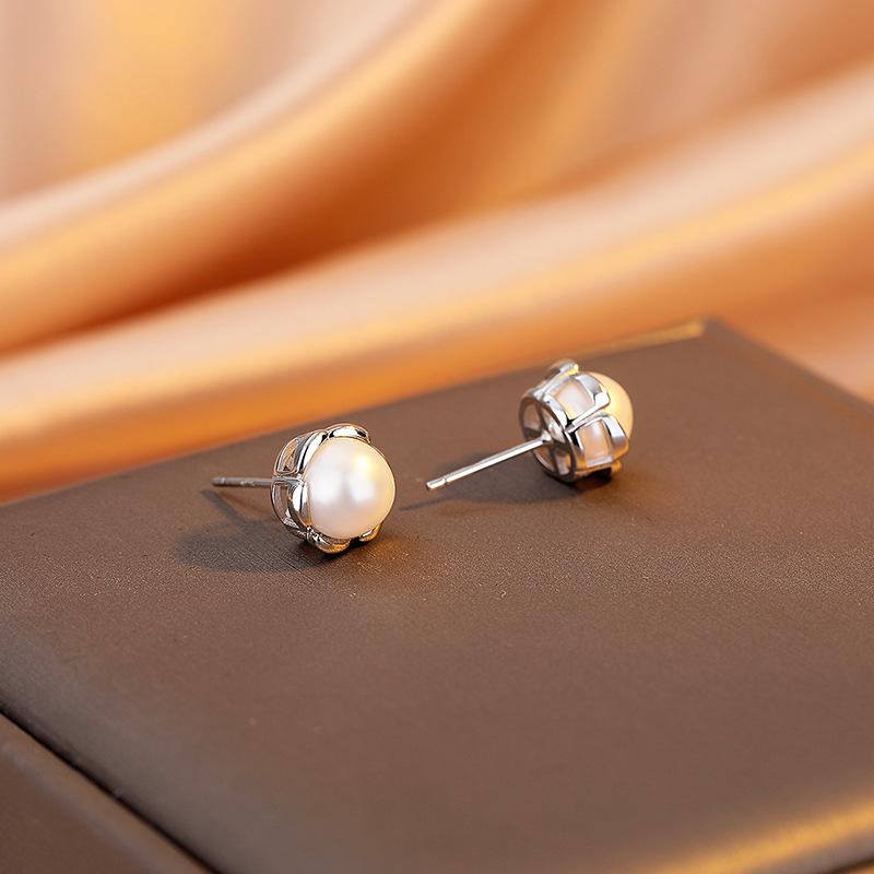 Rose Stud Earrings Women'S Light Luxury High-End Freshwater Earrings Natural Temperament Versatile Earrings