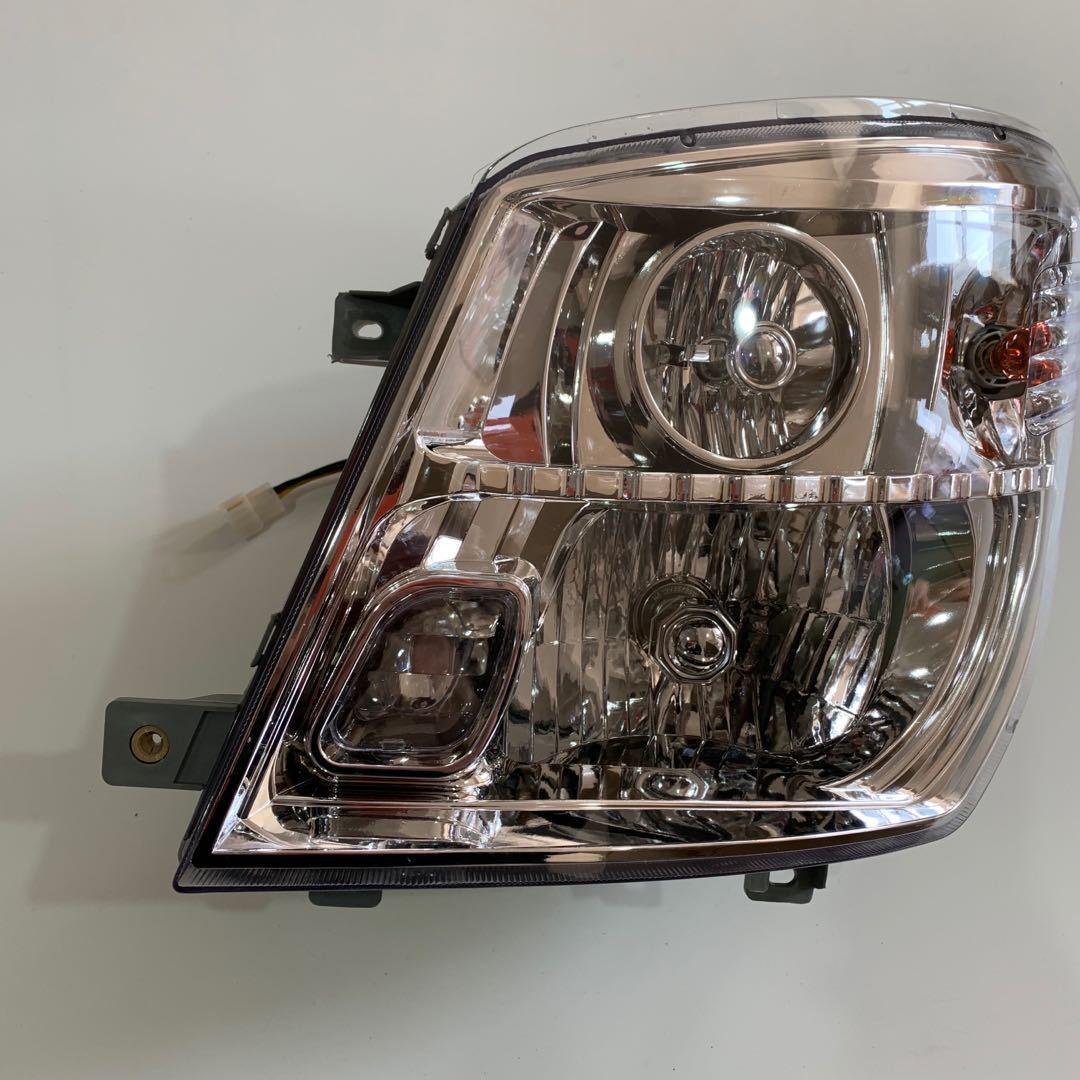 

Фара для грузовика и легкого грузовика Kama Model 07 Premium, Co-Driver (Right)