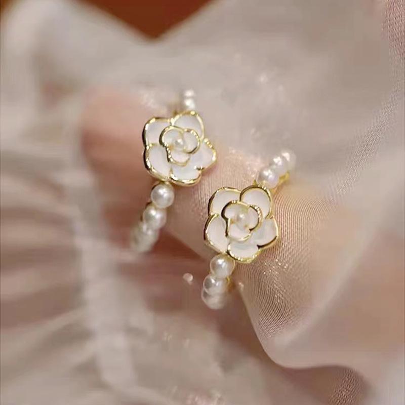Women s Retro Chinese Enamel Camellia Pearl Stud Earrings - Versatile, Fashionable, Simple