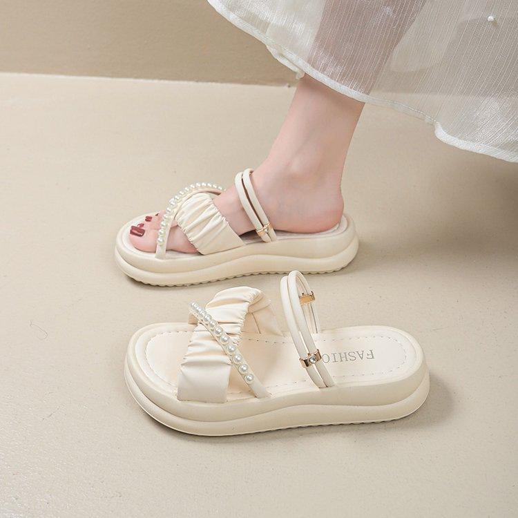 

Pearl two wear thick-soled slippers women s 2025 summer wear fashion small fragrance versatile Korean version of Internet celebrity cool slippers 40