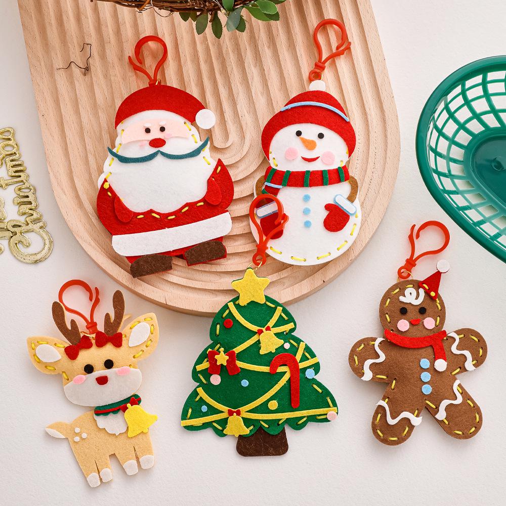 Adorable DIY Christmas Felt Ornaments & Cartoon Keychains for Kids