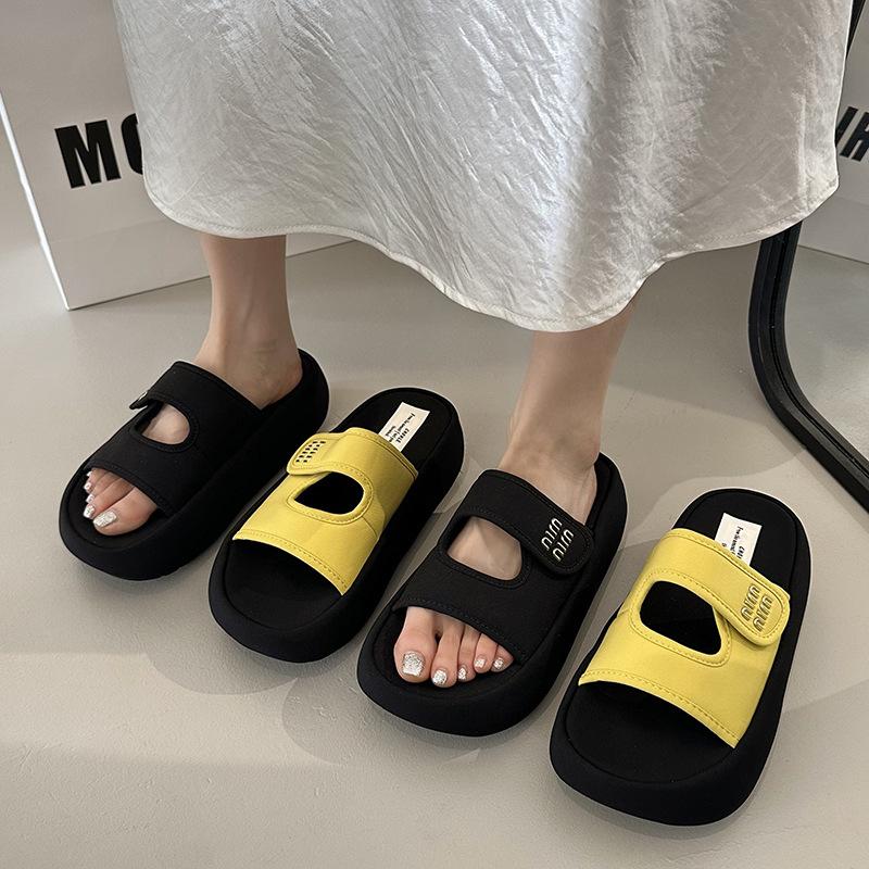 Velcro Thick-bottomed Shit-stepping Slippers Can Be Worn by Women In Summer 2025 New Beach Seaside Vacation Cool Slippers