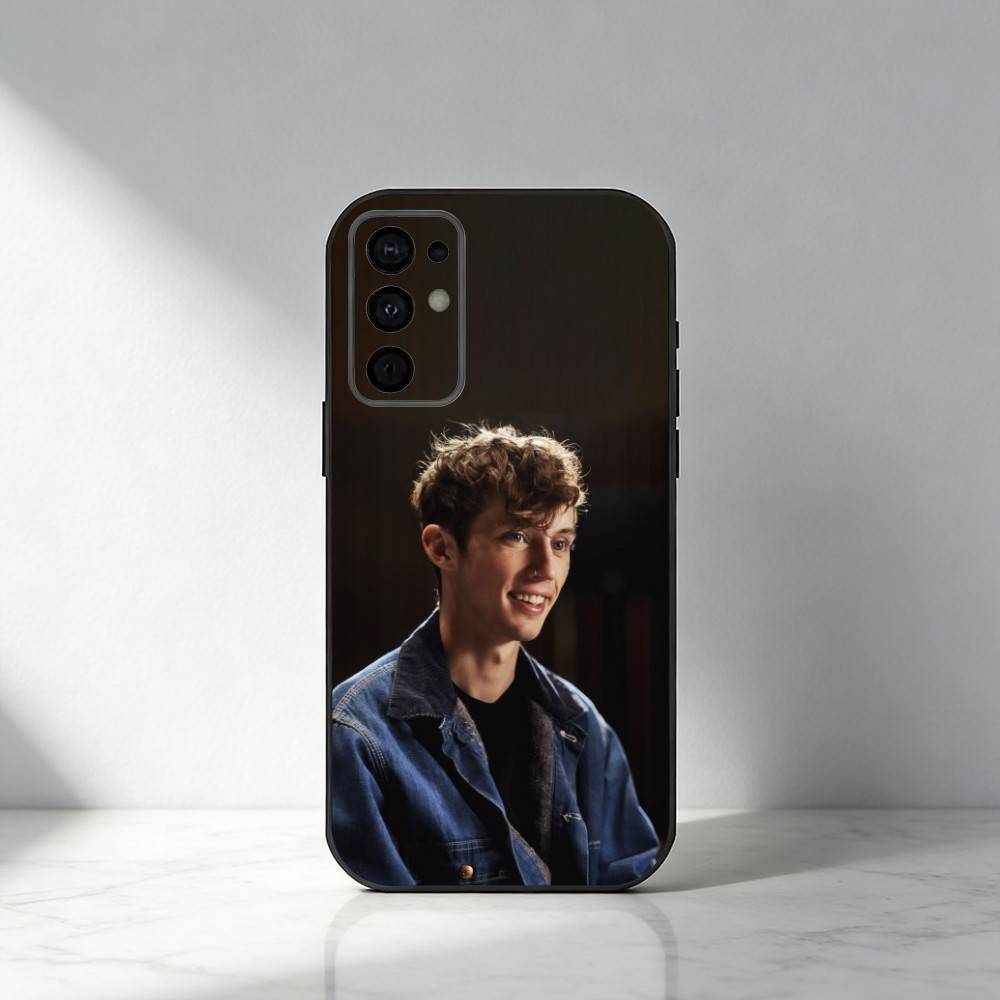 

Angel Boy T-Troye Sivan Mellet Phone Case For Samsung S25,S24,S21,S22,S23,S20,Ultra,S26,Plus,Fe,Note,5G Black Cover Samsung S21fe