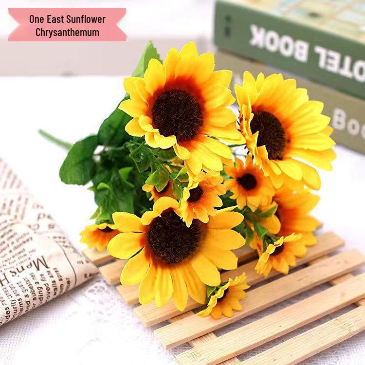 Silk Rose Flower Bouquet: Artificial Flowers for Dining, Bedroom, Living Room Decor and Creative Ornament Figurines.