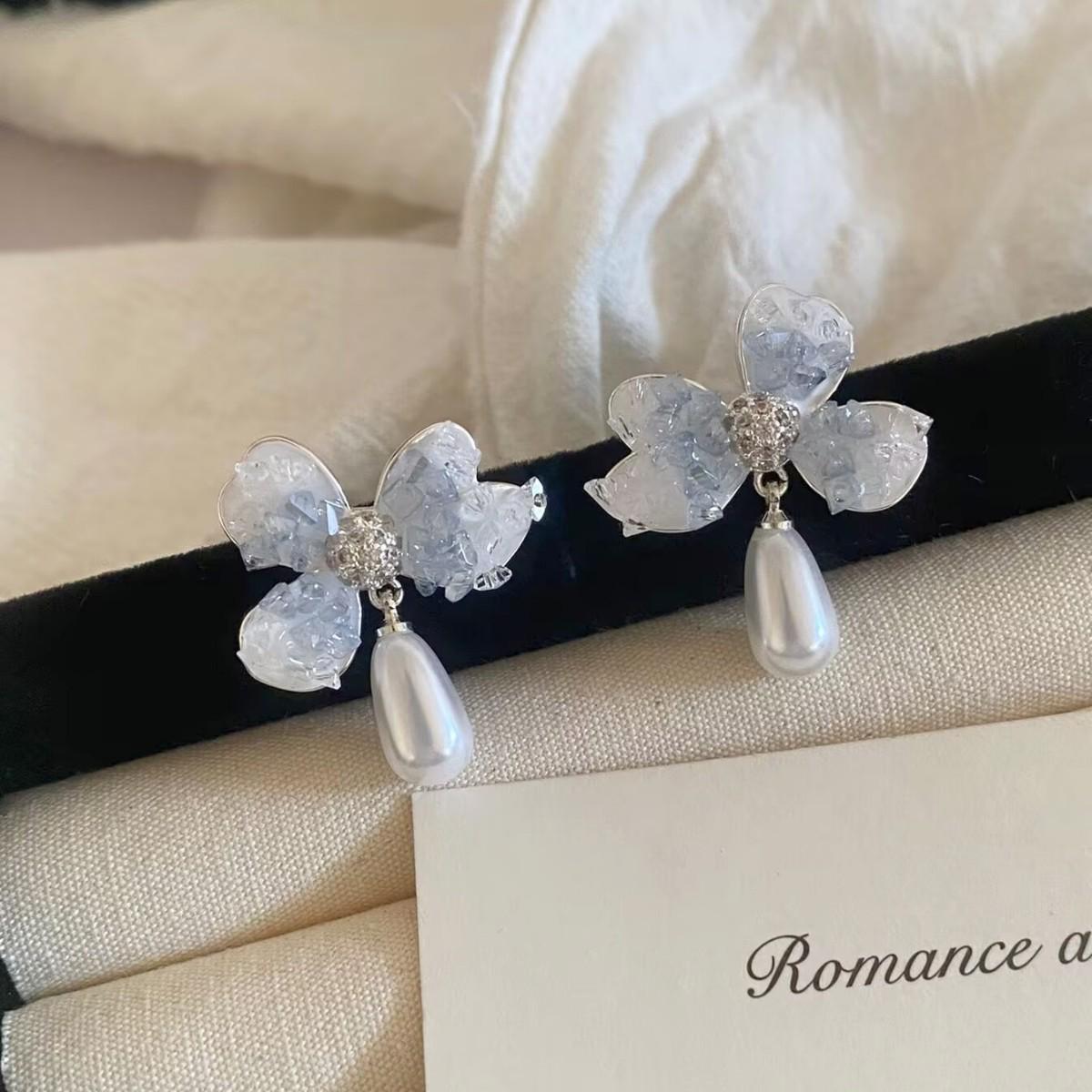 Exquisite Summer Blue Crystal Pearl Flower Tassel Earrings: Elegant & Fresh Stud Ear Ornaments