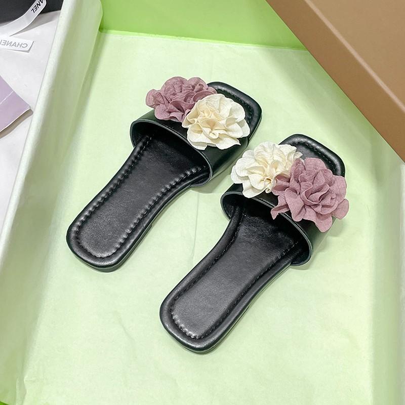 Internet-Berühmtheit Feenstil Temperament Mode Blumen-Sandalen 2024 Sommer neu neue chinesische flache Ein-Wort-Slipper