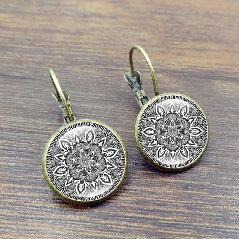 Fashion Elegant Round Stud Ear Vintage Women Girls Lady Crystal Flower Hoop Earrings  for Women