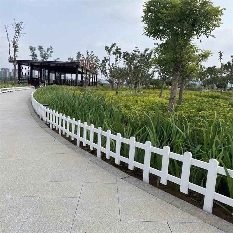 Carbonized Anticorrosive Wood Decorative Fence for Outdoor Gardens and Parks