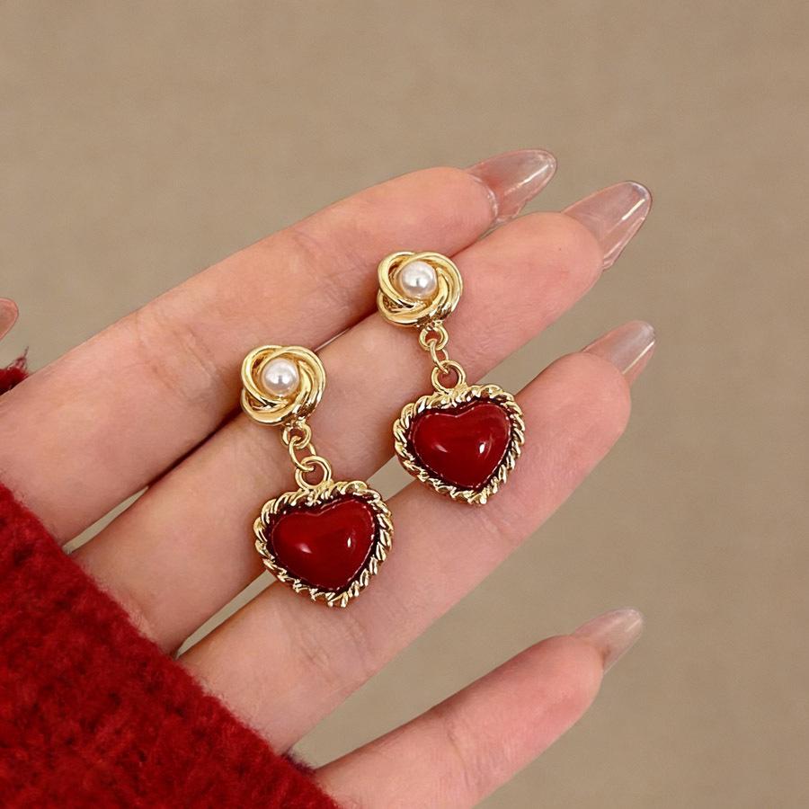 Amber Coffee French Retro Luxury Earrings - Women's Elegant Studs with Niche Design