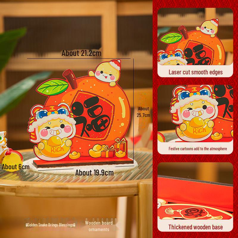 

Новогодние украшения в виде змеи 2025 года: Свежий декор для гостиной или прилавков магазина