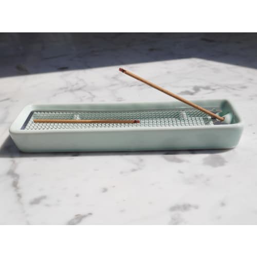 Incense holder, horizontal incense holder, incense burner, Buddhist altar accessory, stylish incense holder, incense burner, blue plum color