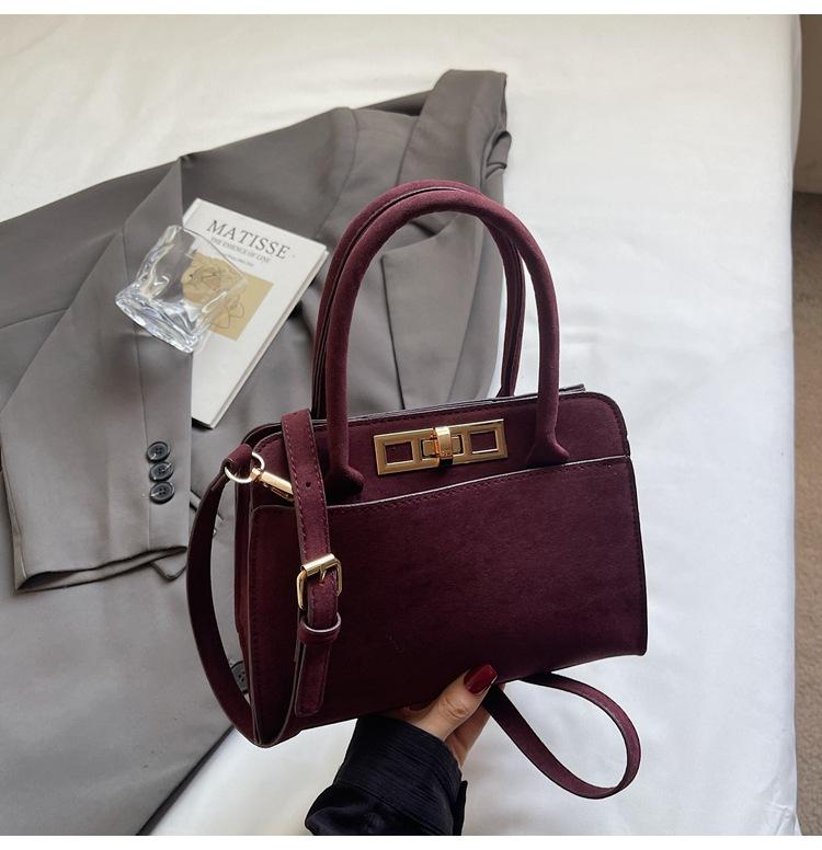 

Retro portable bucket bag 2025 winter new fashion texture shoulder bag casual versatile messenger bag бордовый
