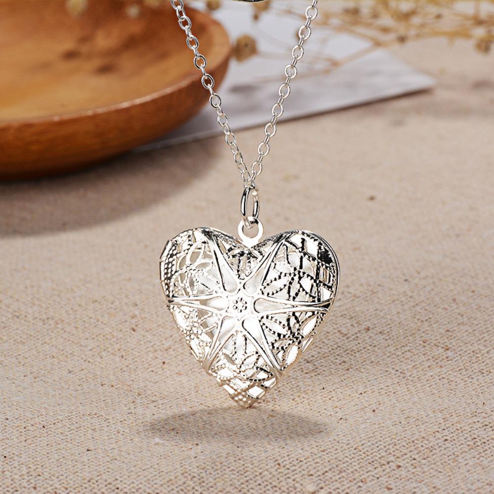 Trendy Heart Shaped Photo Locket Necklace European and American Style Fashion Jewelry for Women