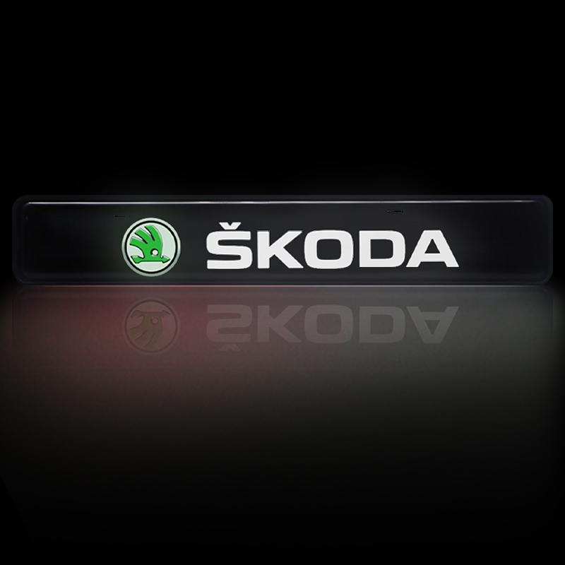 Autocolant Emblema Grilă Față Mașină Grilă Faruri Emblema R LINE Lumină LED Pentru Skoda Octavia Superb Rapid Kodiaq Karoq Fabia Kamiq Roomster Citigo