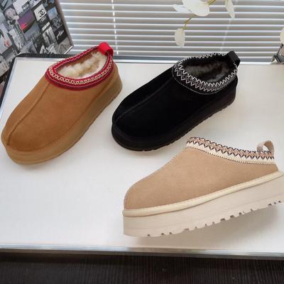 Dames Etnische Stijl Schapenvacht Sneeuwschoenen met Dikke Zool en Hoogte-Verhogende Binnenzool.