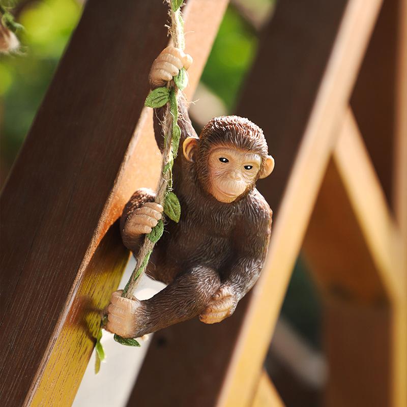 Creative Resin Animal Hanging Garden Ornaments - Koala & Orangutan Mini Figurines Decor for Lawn Garden Yard Terrace Patio Tree