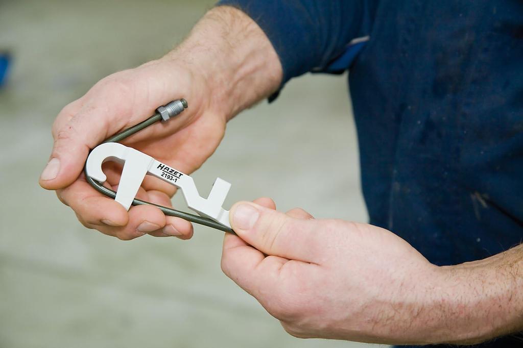 HAZET Tube Special bending pliers for particularly tight Made in Tool for bending brake lines with a diameter of mm imported from Bender, radii,