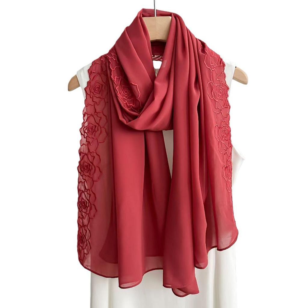 Sciarpa da Donna in Chiffon Monocolore con Grande Ricamo Floreale – Versatile Sciarpa di Seta & Protezione Solare