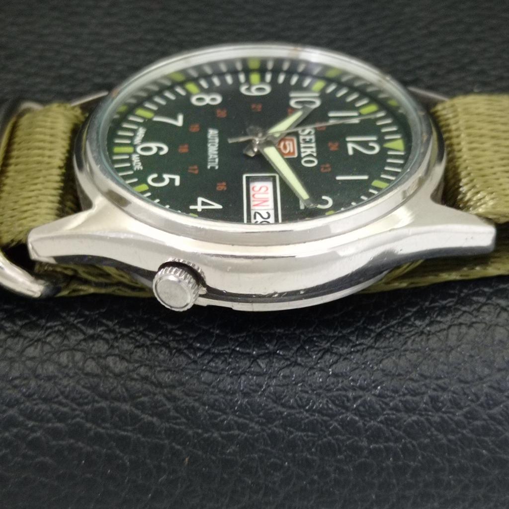 Seiko 5 AUTOMATIC JAPAN MENS VINTAGE GREEN COLOR DIAL WATCH A701658-5 R206c-a701658
