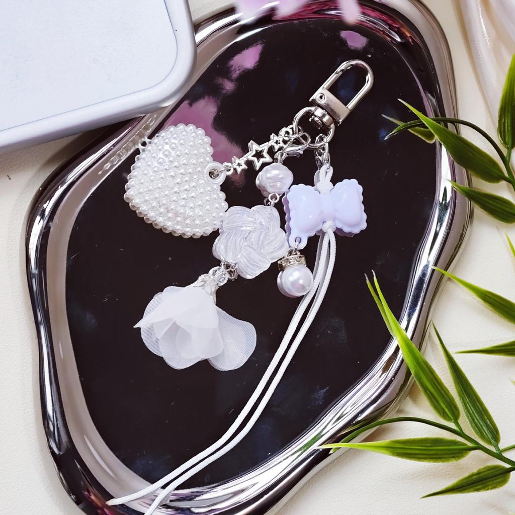 Elegant Pearl Heart Flower Keychain Pendant for Bags and Earphone Cases