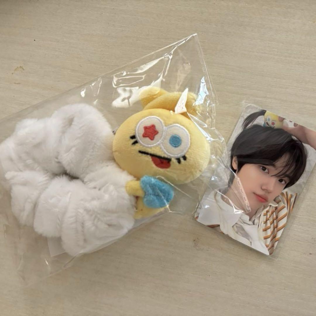 

[USED] Sungmin CCREW Tommy SCRUNCHIE