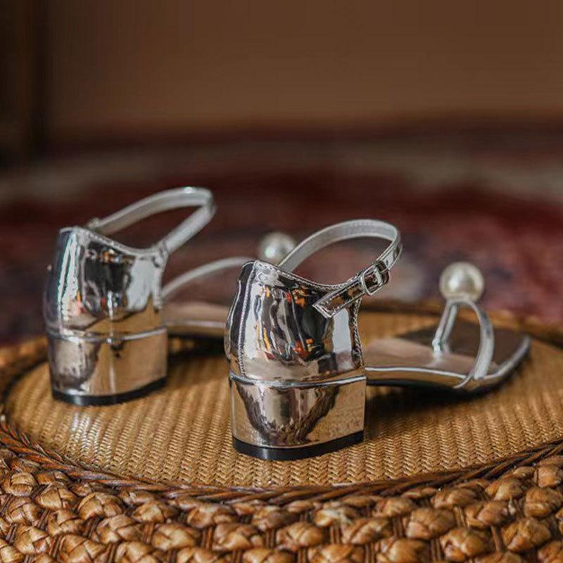 

French square head pearl one-word buckle with thick heel sandals women s summer 2025 new fairy wind toe Roman shoes 40 серебряный