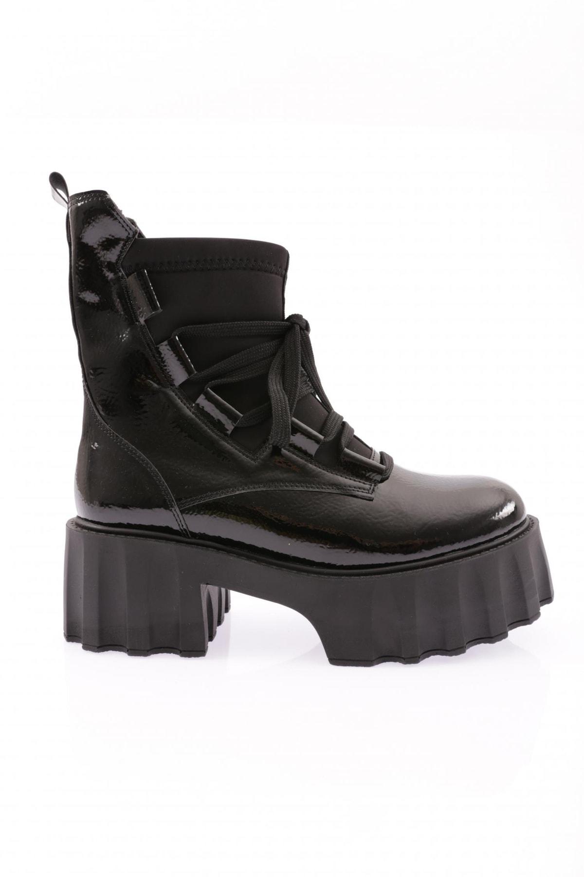 

Женские модные ботинки на шнуровке на толстой подошве