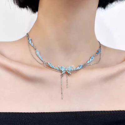 Elegante Mori Prinzessin Schmetterlingskette: Verleihen Sie Ihrem Look mit einem verträumten blauen Schmetterlingsdesign Strahlkraft