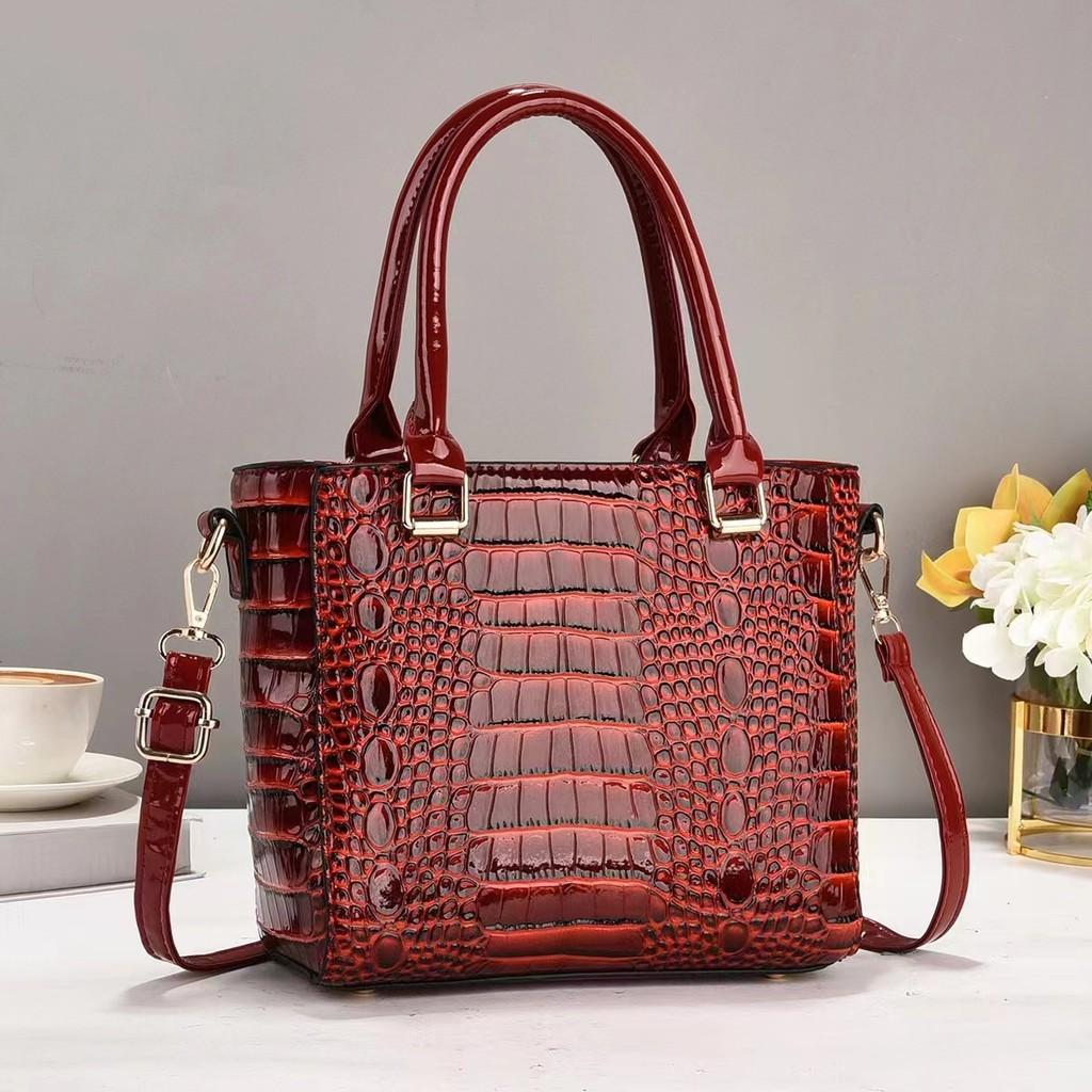 Stylish Pu Leather Crocodile Print Crossbody Bag For Women With Ample Storage Space