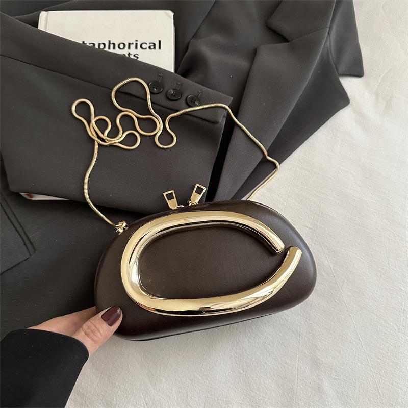 

2025 новая банкетная сумка универсальная вечерняя сумка женская высококлассная сумка-клатч нишевая одноплечевая сумка-мессенджер тренд