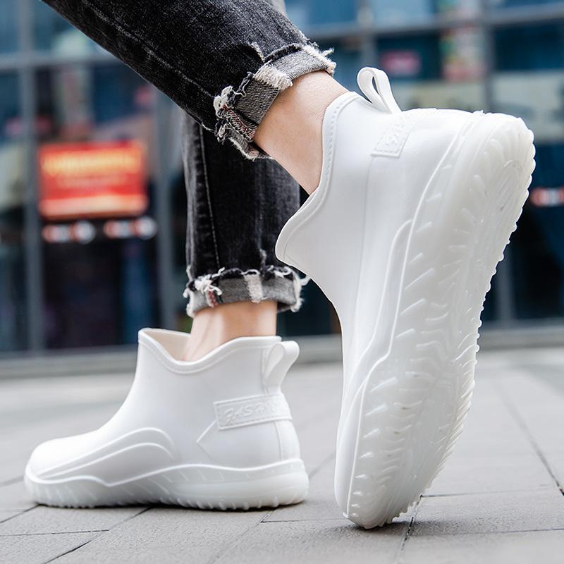 Mode Herrenmode Neue wasserdichte Schuhe Outdoor rutschfest niedrig geschnittene Regenstiefel Trendiges leichtes Herrenschuhwerk Komfortabel lässig Britisch2025