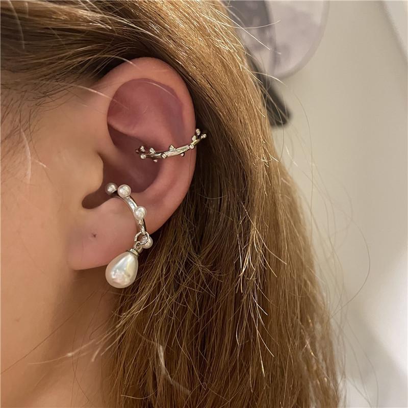 Fashion Pearl Twist Chain Tassel Clip Earrings for Women Unisex Minimalist Fake Piercing Earbone Ear Cuff Jewelry Gifts