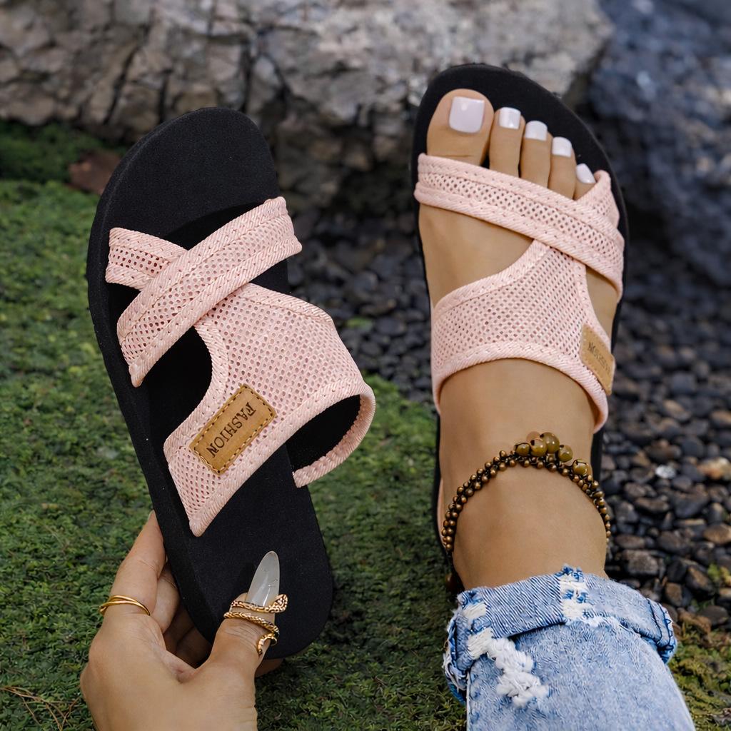 2026 Summer Women's Breathable Mesh Non-Slip Beach Slippers