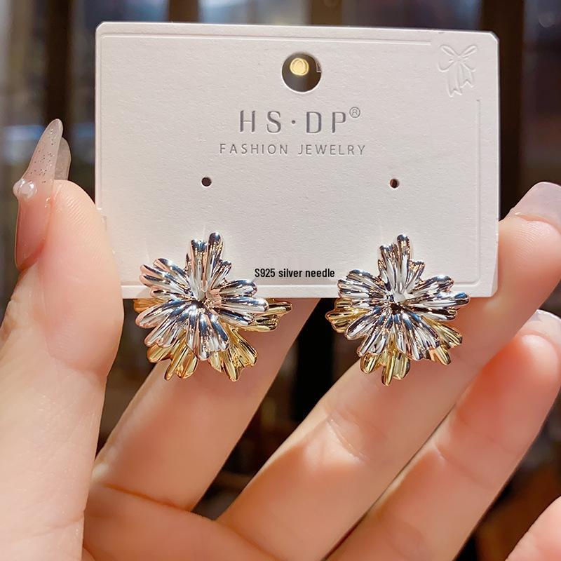Simple Color-Block Metal Flower Stud Earrings: Unique Design, Two-Way Style, S925 Silver Posts