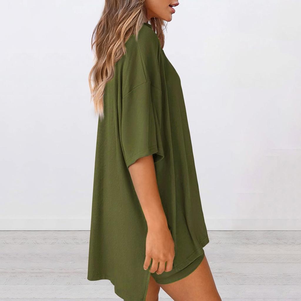 Women's Loose Fashion Solid Color Split Round Neck Short Sleeve Top Small Pocket Shorts Two Piece Set