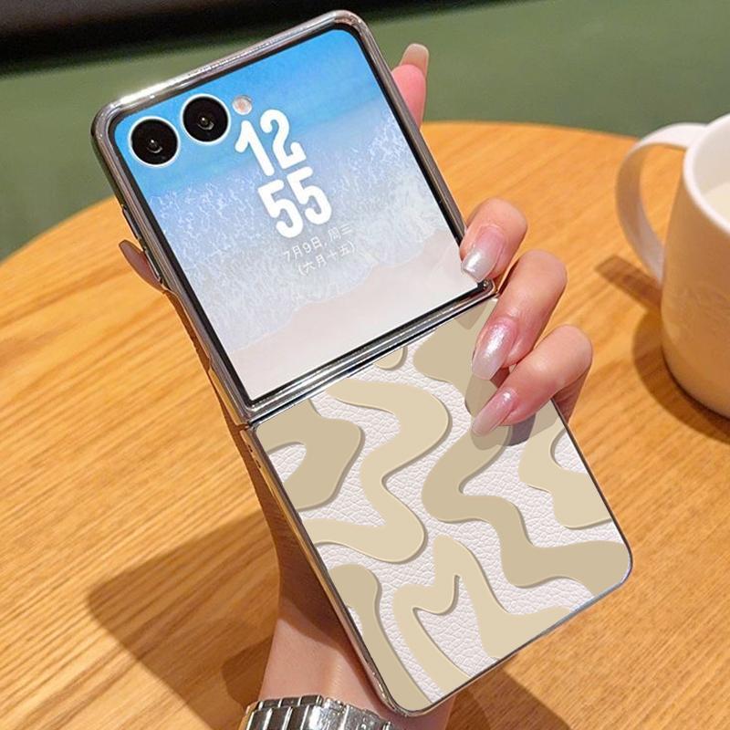 

Stripe Pattern Case For Samsung Z Fold 7 6 5 Luxury Hybrid 3in1 Leather Skin Plating Folding Phone Cover For Samsung Z Fold7 Fold6 Fold5 Samsung Z Flip5 бежевий