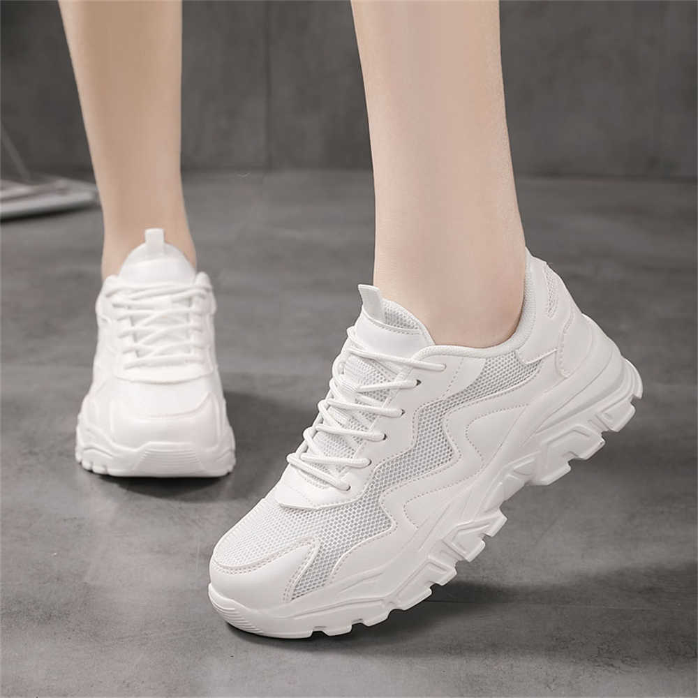 Fashion Lace-up Super Big Size Buy Women's Sneakers Casual High Quality Sports Shoes Joggings Woman Resale Advanced Class Tene
