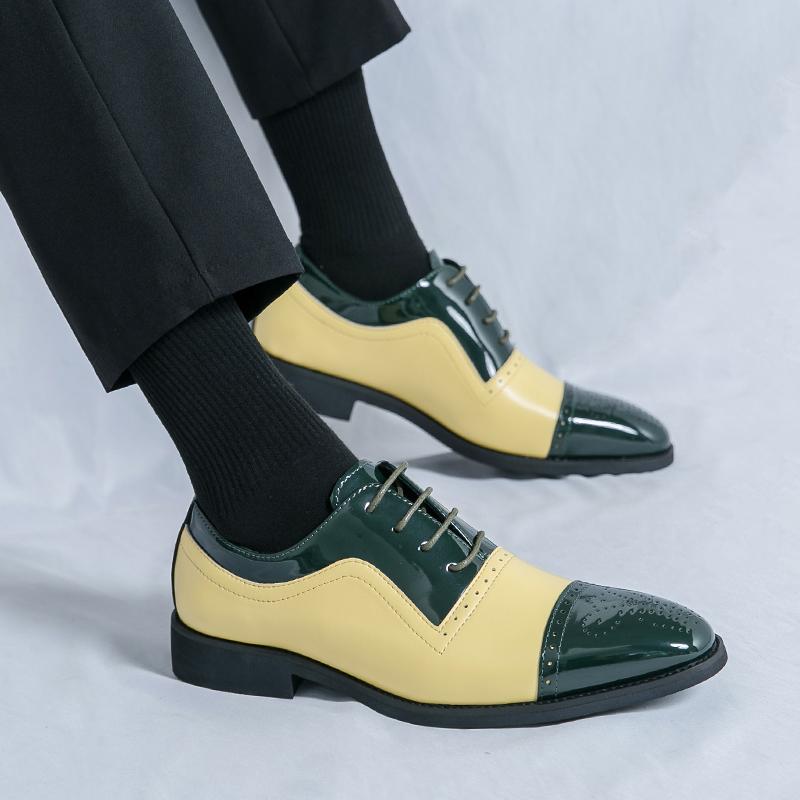Mens Leather Shoes Lace Up Patent Leather Men Shoes Pointed Oxfords Wedding Leather Dress Shoe Black Gentleman Office Man Shoes