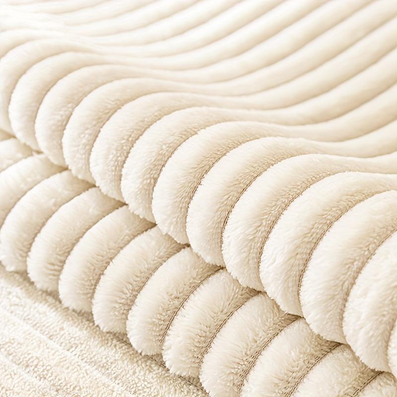 1 Piece Winter Straight Stripe Thickened Warm Plush Sofa Cover, Non-Slip Sofa Cover, Simple Modern Style Pet Dirty Resistant Non-Slip Sofa Cover