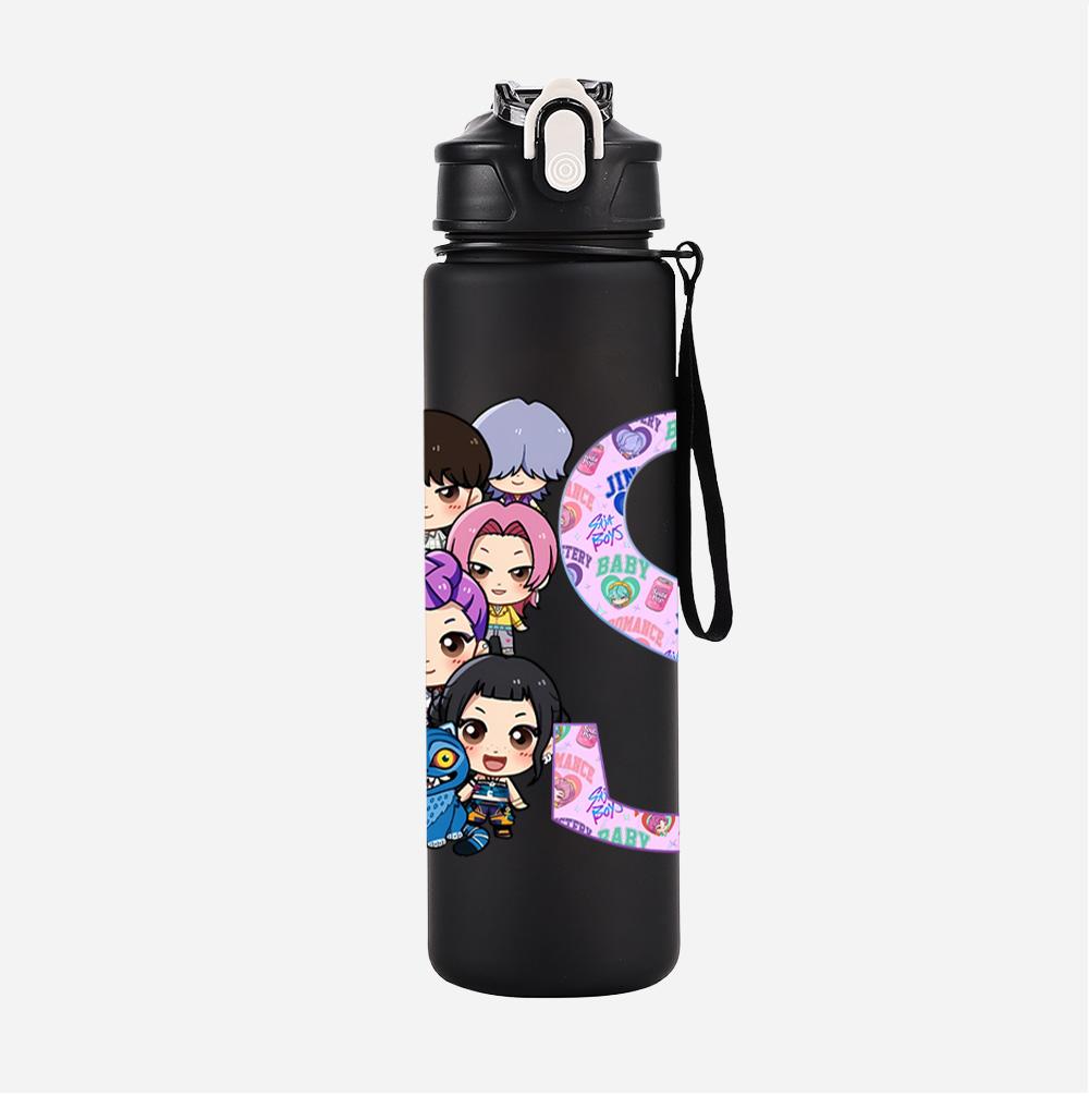 Borraccia da 750 ml 26 Lettere Inglesi K-Pop Demon Hunters Stampato Tazza da Bere di Grande Capacità Portatile per Sport all'Aperto Tazza da Acqua Regalo per Bambini