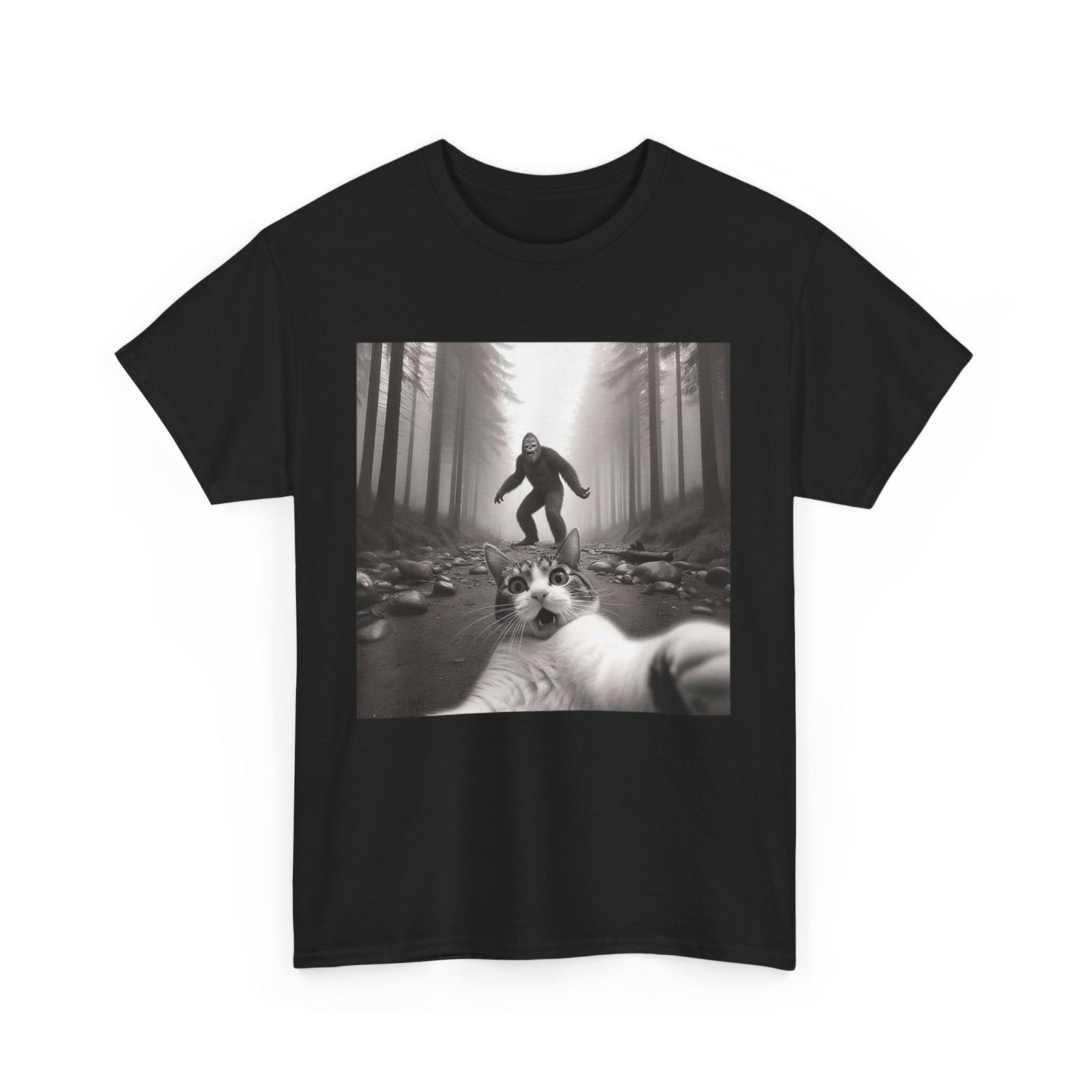 Funny Surprised Scared Cat Selfie With Sasquatsch Bigfoot T-shirt S