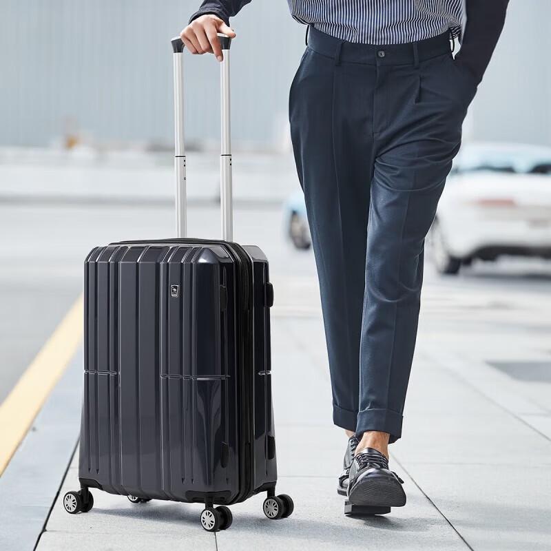 OIWAS 28-Inch Expandable Hardside Spinner Luggage